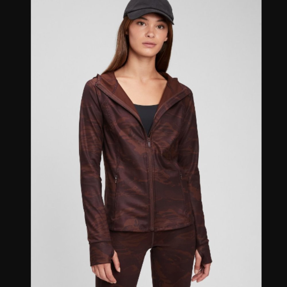 NEW - GapFit Recycled Brushed Power Jacket in Purple Burgundy Camo - Siz…